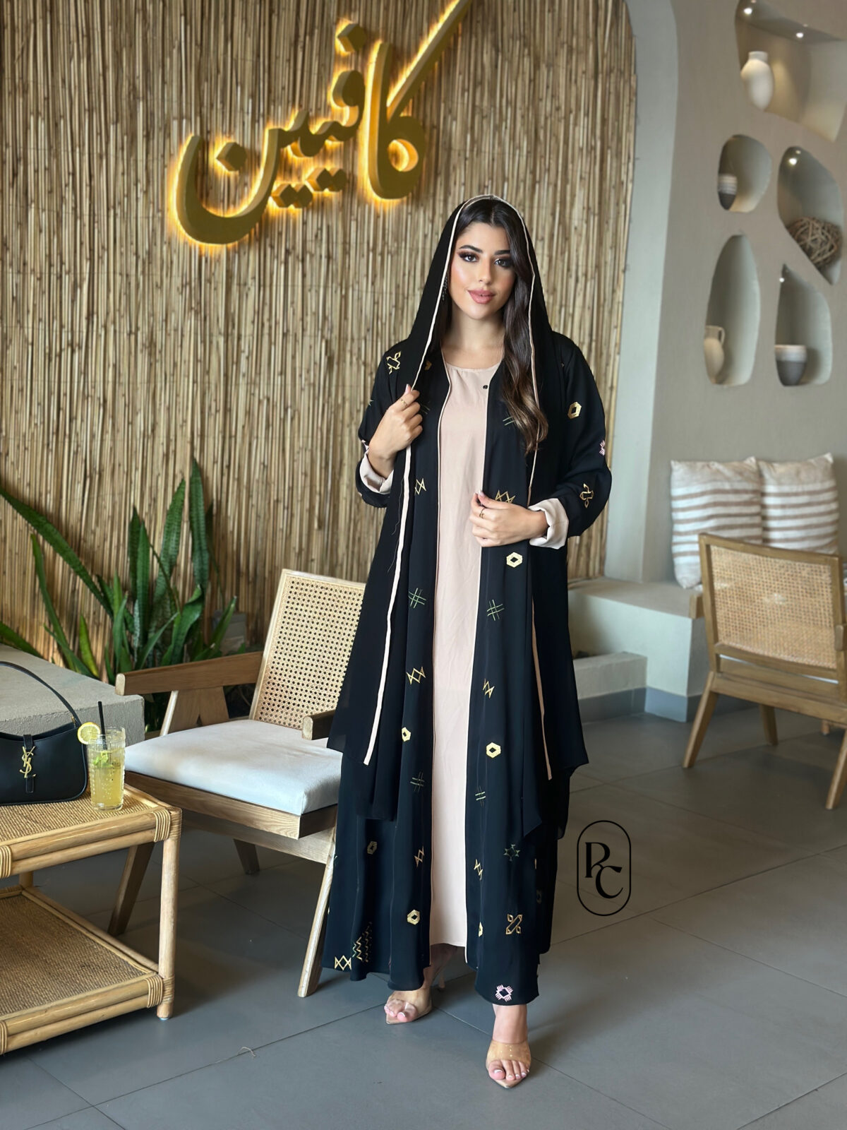 abaya code 018
